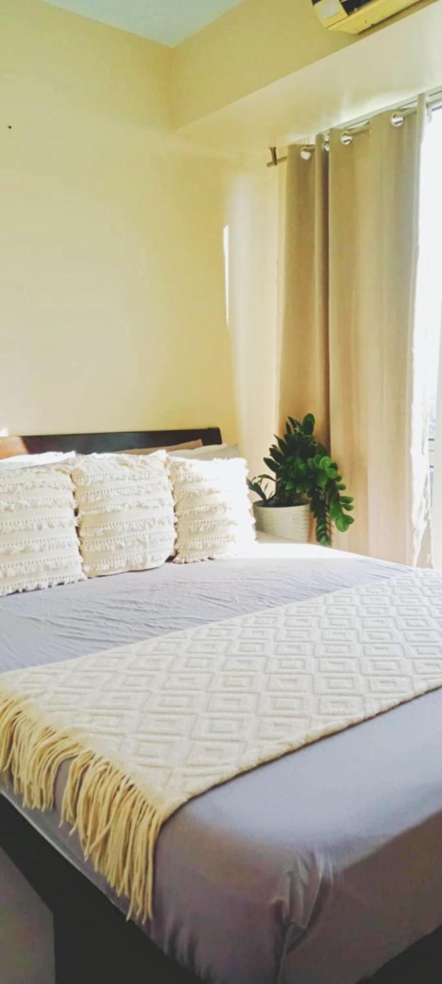 Azure Urban Residences By Lyn 2br Apartment Manila